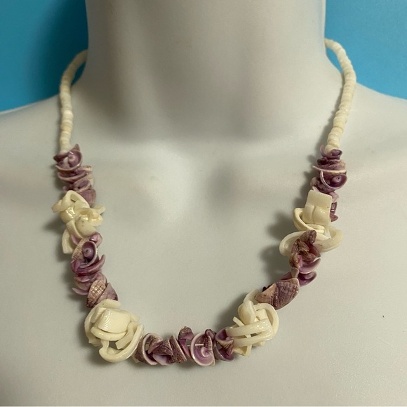 Vintage Purple & White Natural Shell Necklace - Picture 6 of 8